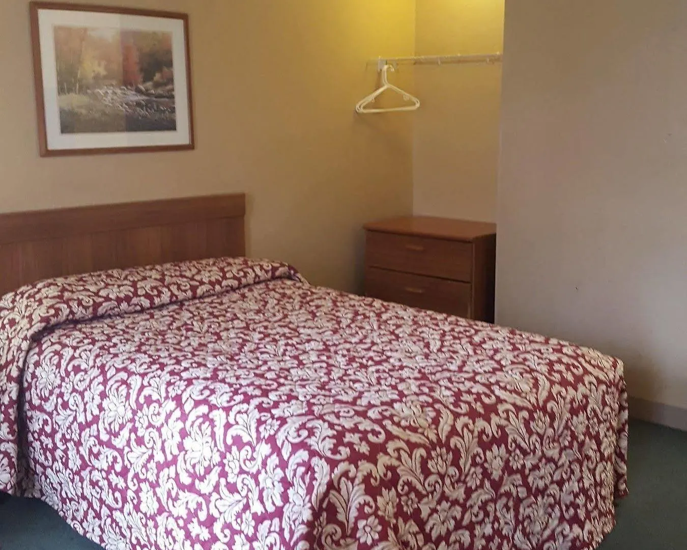 Hometowne Studios By Red Roof Nashville - Airport/Briley Pkwy 2*,
